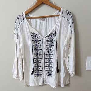 Lucky Brand White Line. Blouse with Blue and Black Floral Embroidery Size L